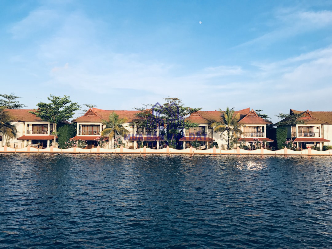 Grand Marina Saigon trên nền Ba Son